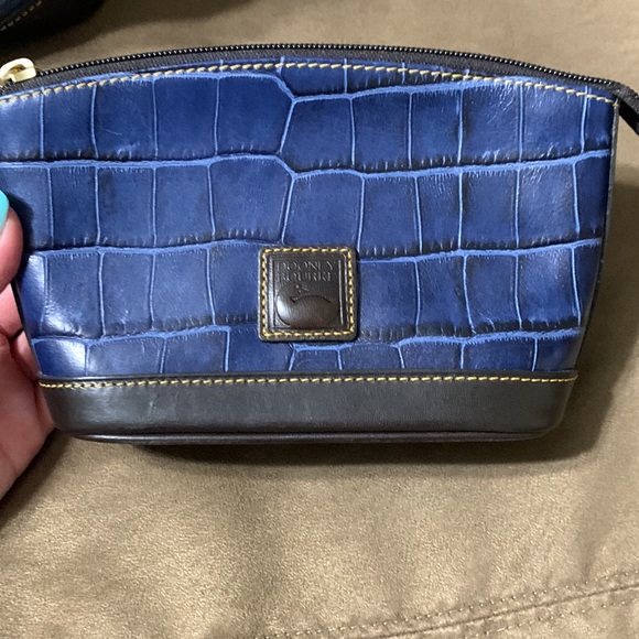Dooney & Bourke bag - Picture 2 of 16
